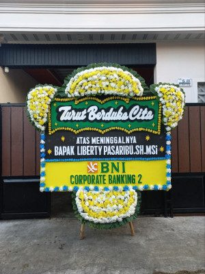 Papan Bunga Duka di Leksono