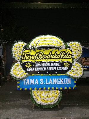 Papan Bunga Duka di Leksono