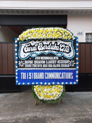 Papan Bunga Duka di Leksono